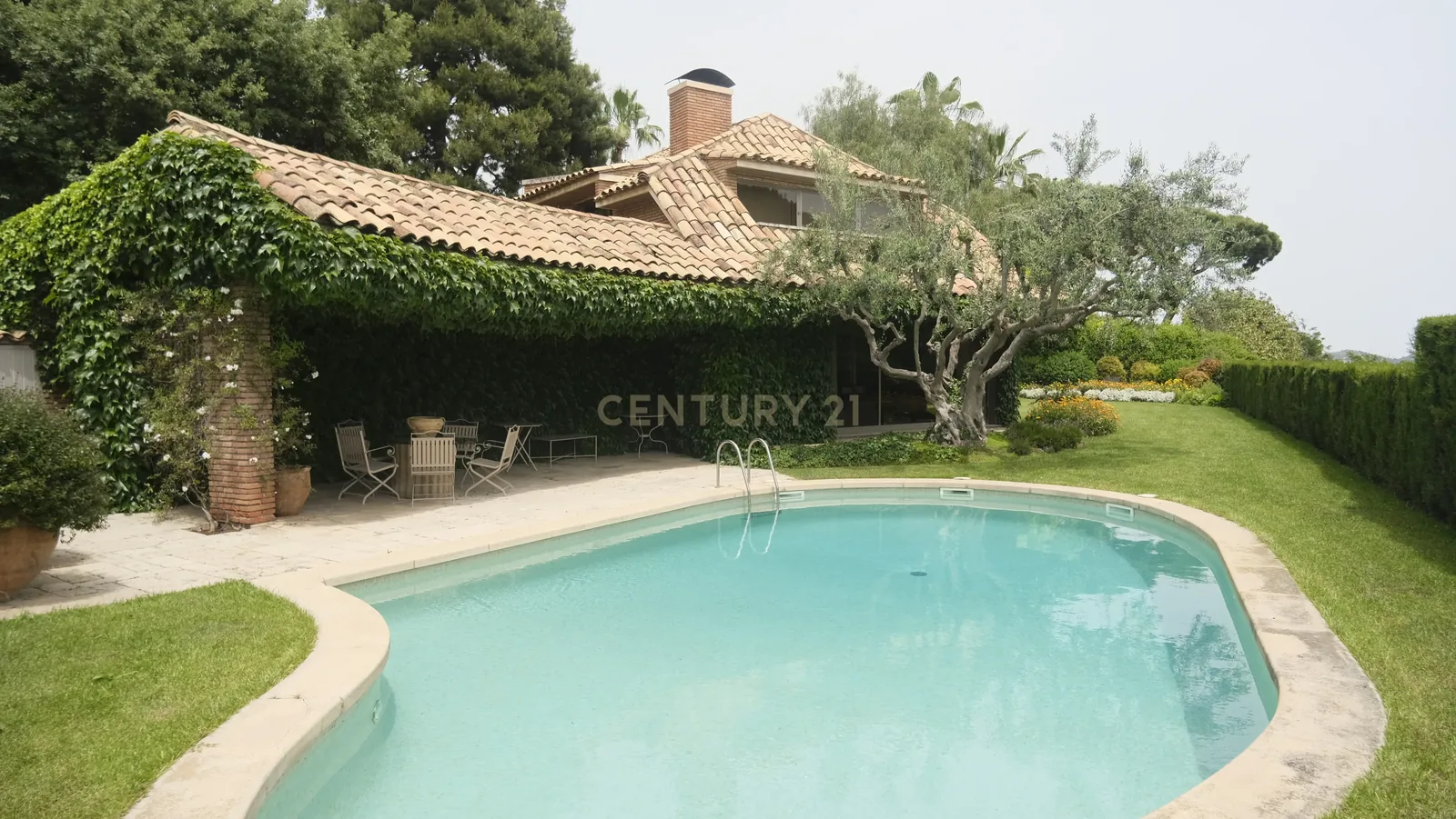 Luxury House / Villa for Sale in Pedralbes — 678 m², 5 beds
